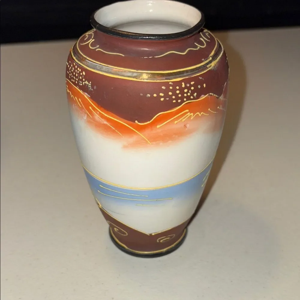 Antique Japanese Satsuma Miriage Colorful Glaze Vase